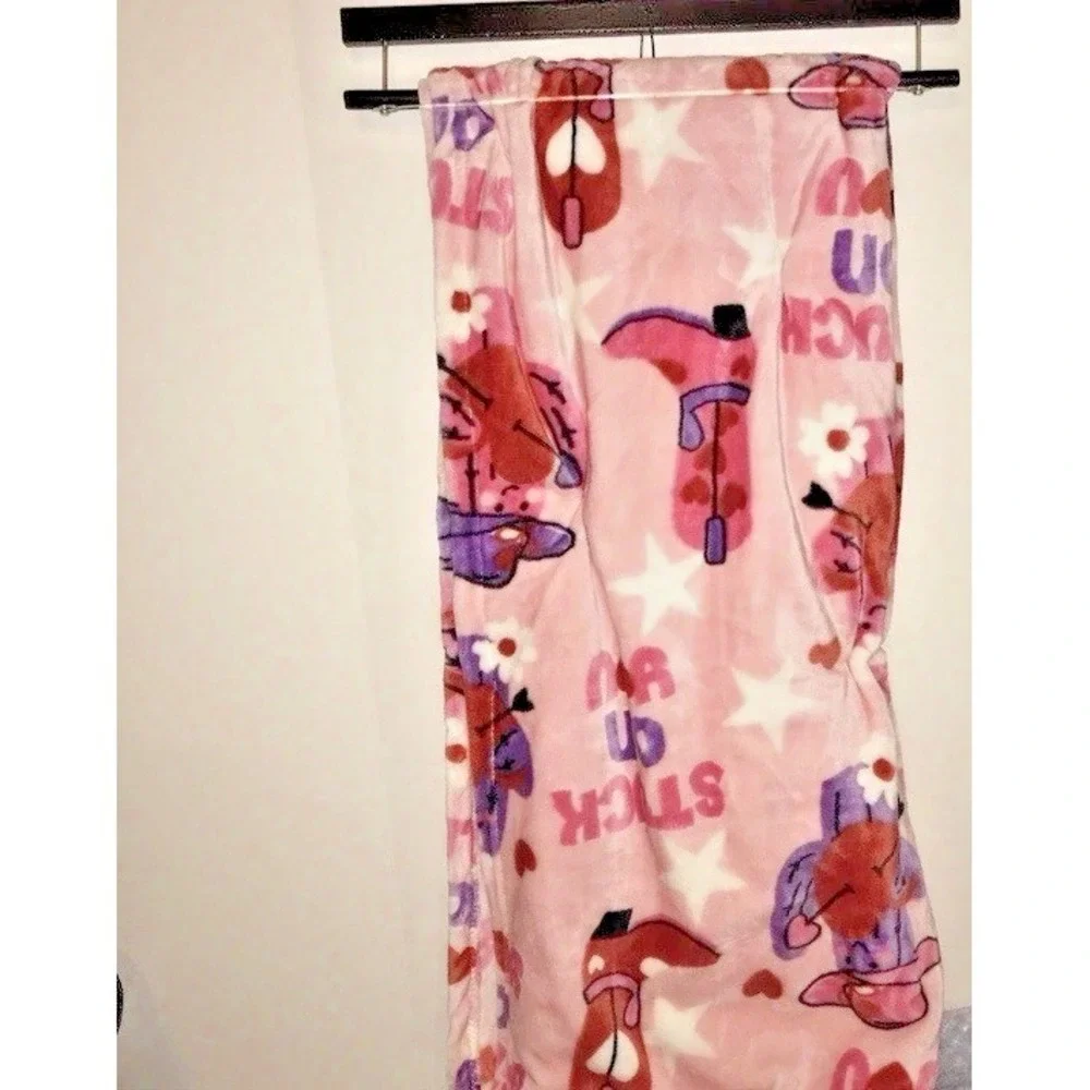 Betsey Johnson STUCK ON YOU Soft Plush Throw Blanket 50x70 Cowgirl‎ Rodeo Hearts
